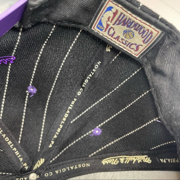 Mitchell & Ness LA Lakers Patches Hardwood Classics Pinstripe Snapback Hat - Picture 7 of 10